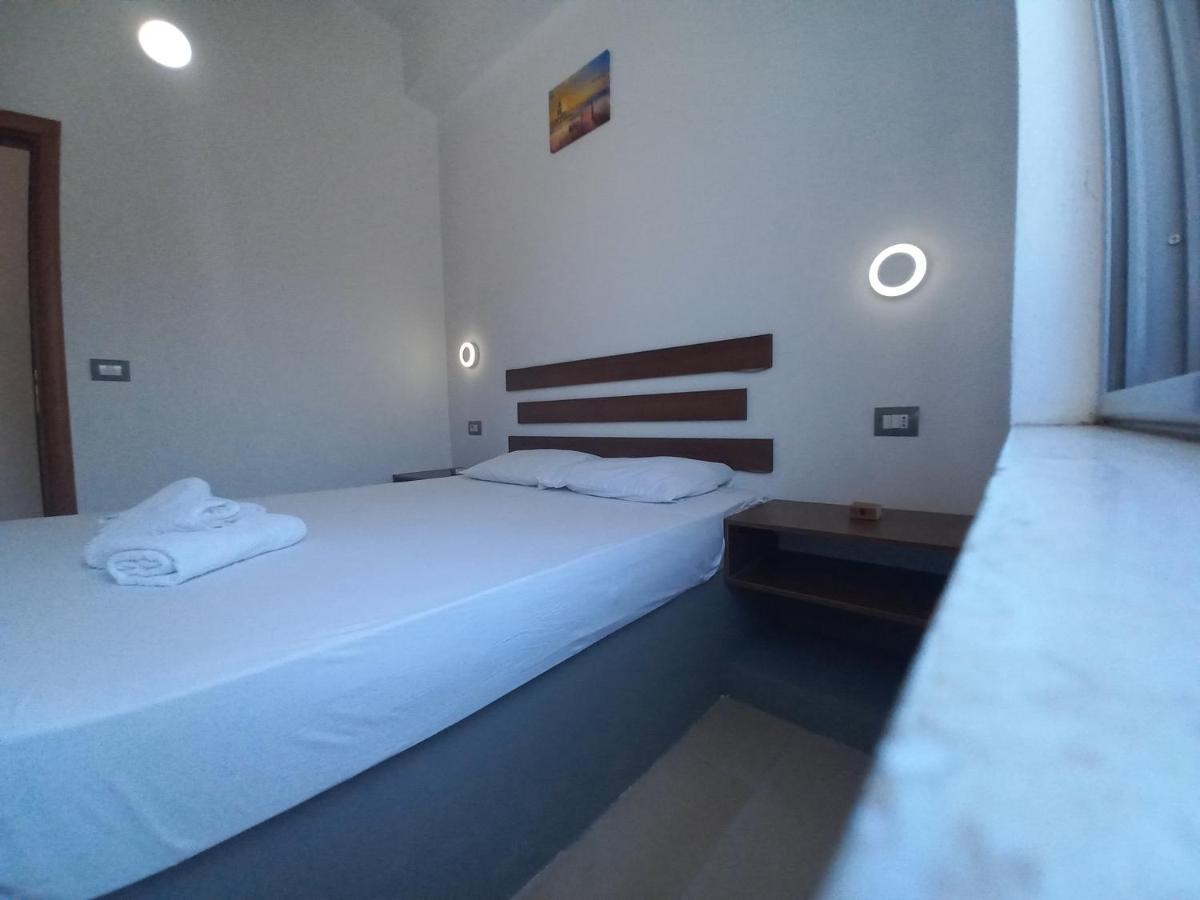 Blue Apartments Вльора Екстер'єр фото