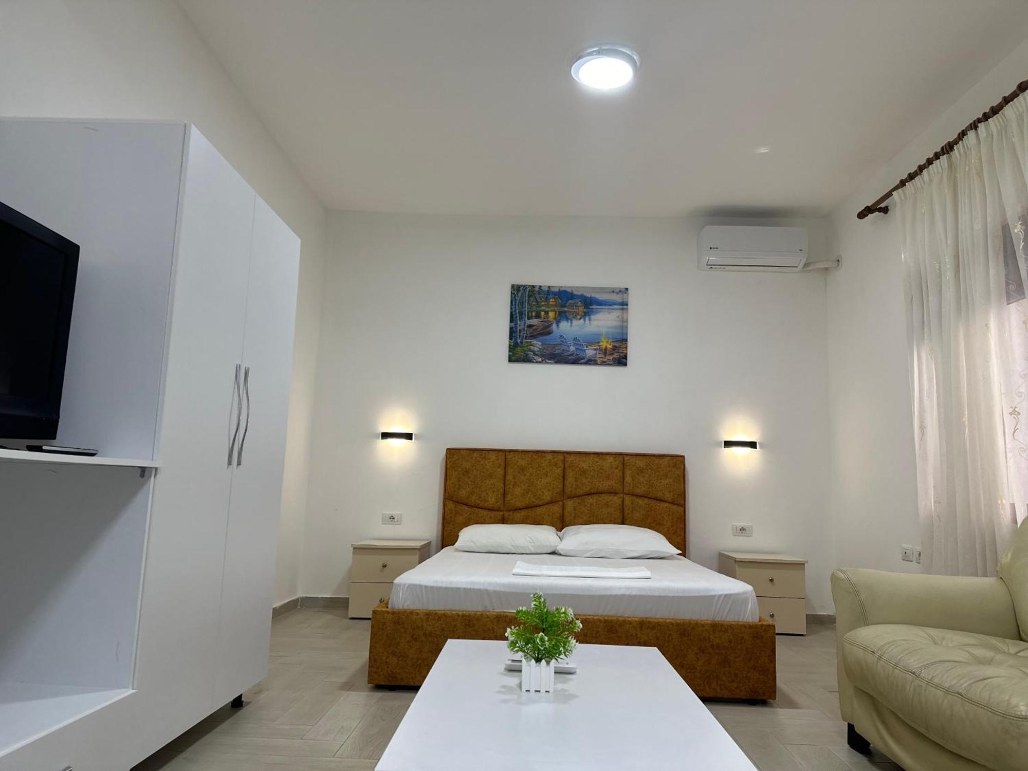 Blue Apartments Вльора Екстер'єр фото