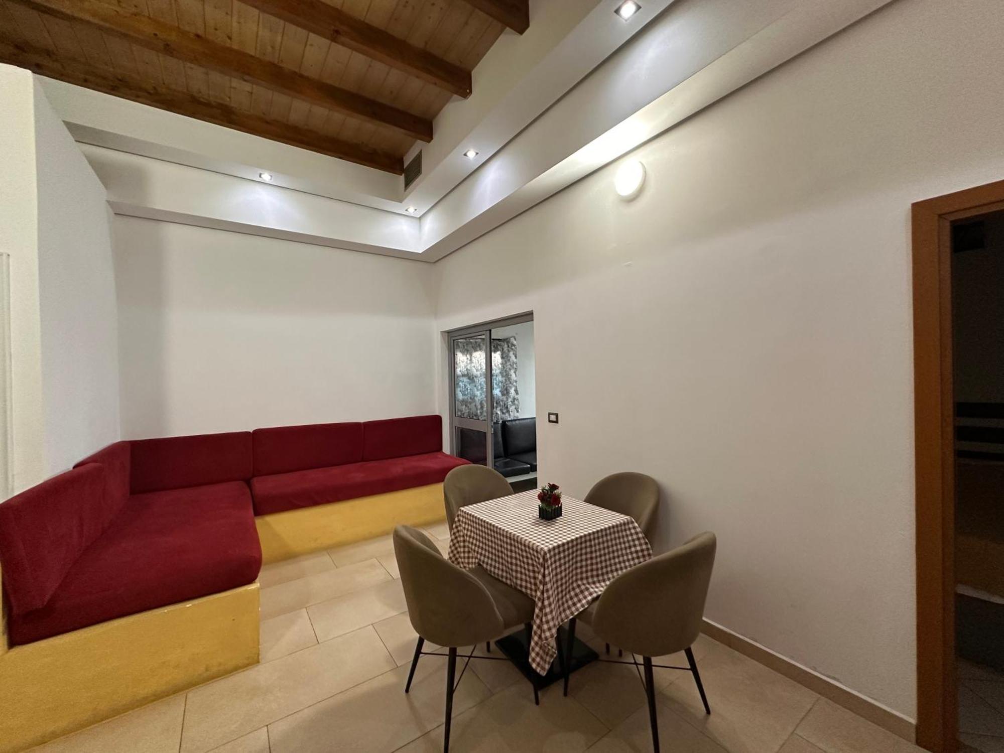 Blue Apartments Вльора Екстер'єр фото